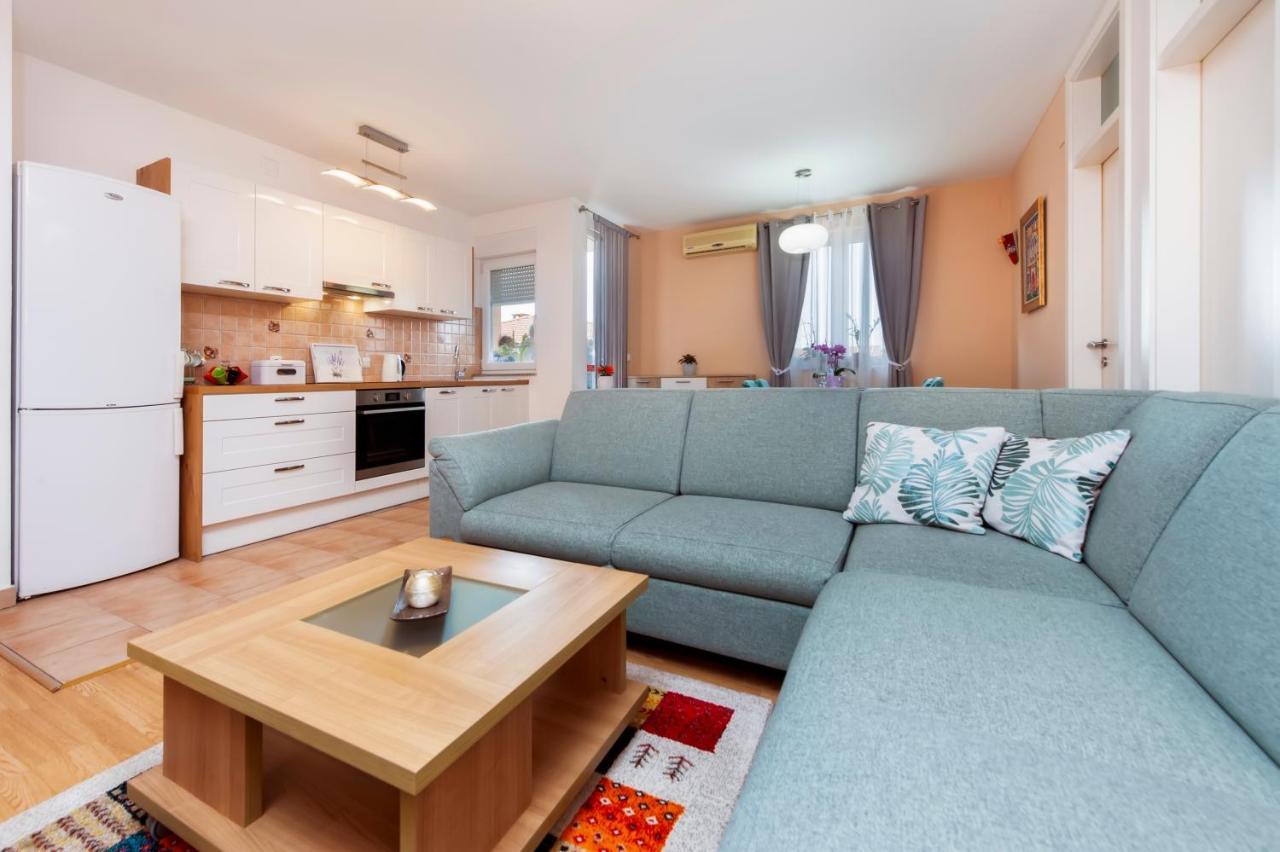 Apartment Deluxe Rovinj Exterior photo